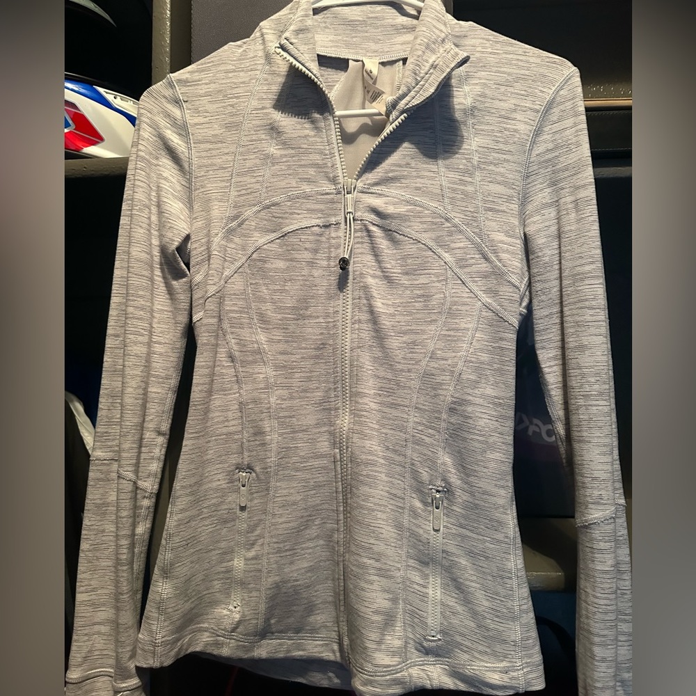 Lululemon Define Jacket Size Four 4 Light Heather Gray